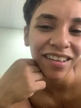 Lillith Bloom online show from April 7, 1:40 am