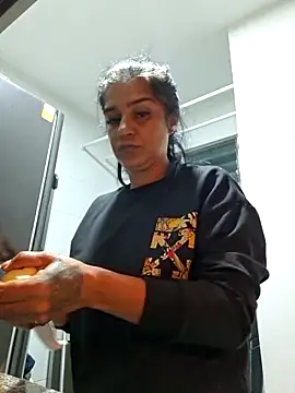 sweetCatallina online show from February 17, 9:50 am