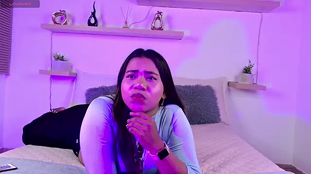 Snapshot of Lunaartistry chatting on November 29, 2:55 am Lunaartistry online show from November 29, 2:55 am