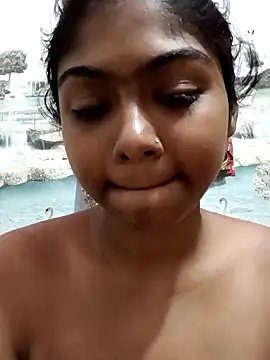 Snapshot of Cute_diya023 chatting on March 21, 2:35 am Cute diya023 online show from March 21, 2:35 am