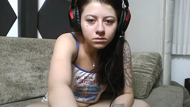 GabriellaManhas online show from January 18, 1:47 pm