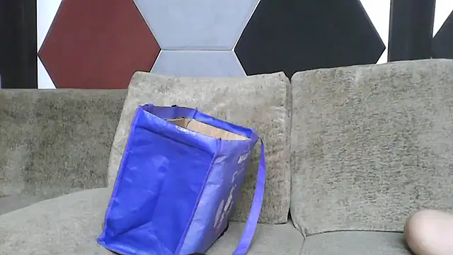 GabriellaManhas online show from February 14, 7:47 pm