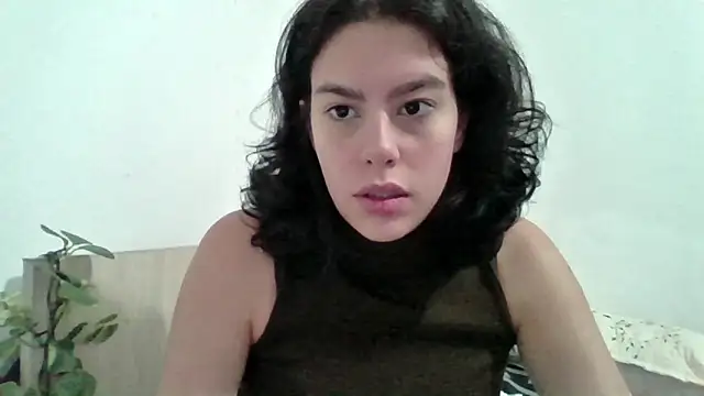 Snapshot of YourHunter_ chatting on January 7, 1:32 am YourHunter online show from January 7, 1:32 am