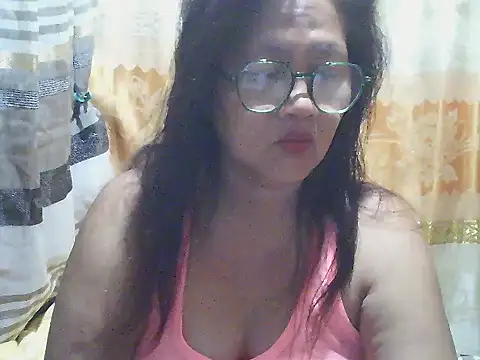 Snapshot of fireflower70 chatting on February 16, 4:49 pm fireflower70 online show from February 16, 4:49 pm