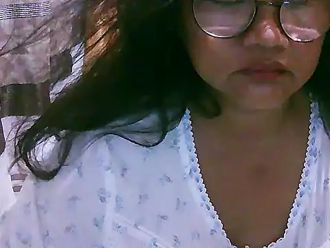 Snapshot of fireflower70 chatting on February 1, 10:52 pm fireflower70 online show from February 1, 10:52 pm