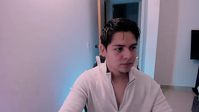 Snapshot of Asta_YunoXXX chatting on June 3, 5:19 am Asta YunoXXX online show from June 3, 5:19 am