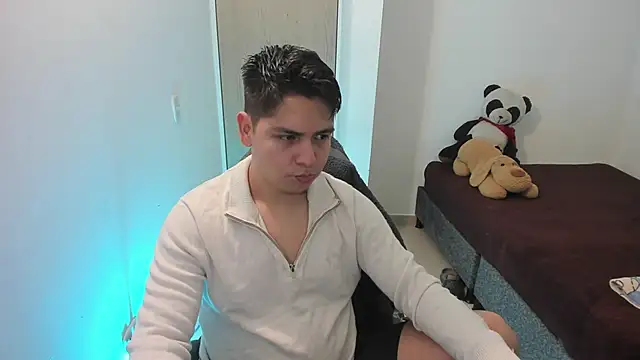 Snapshot of Asta_YunoXXX chatting on May 1, 3:33 am Asta YunoXXX online show from May 1, 3:33 am