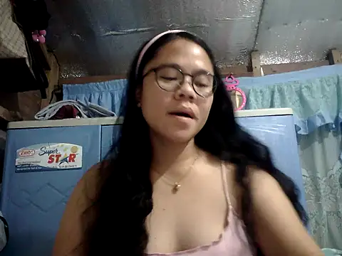 Snapshot of xxdreamgirl69 chatting on July 10, 11:05 pm xxdreamgirl69 online show from July 10, 11:05 pm