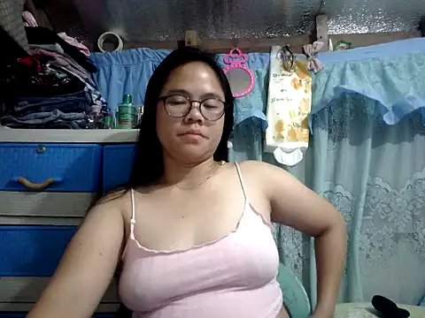 Snapshot of xxdreamgirl69 chatting on June 10, 9:38 pm xxdreamgirl69 online show from June 10, 9:38 pm