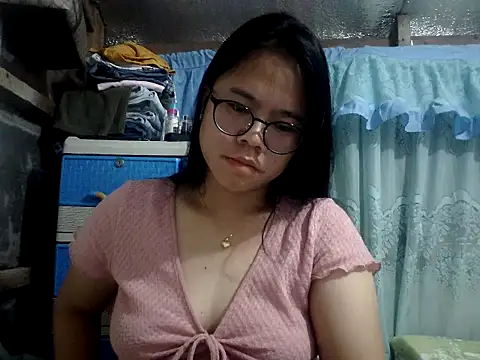 xxdreamgirl69 online show from May 10, 10:33 pm