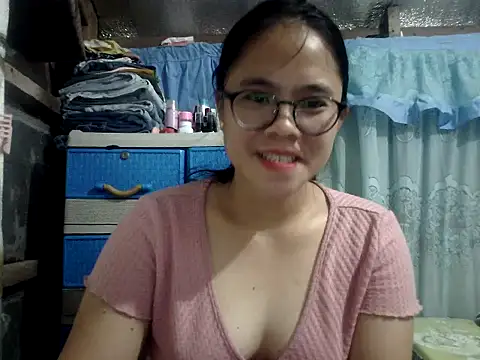 xxdreamgirl69 online show from May 6, 10:19 am
