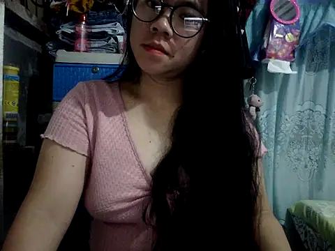 xxdreamgirl69 online show from April 4, 7:42 pm