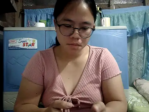Snapshot of xxdreamgirl69 chatting on July 4, 11:31 pm xxdreamgirl69 online show from July 4, 11:31 pm