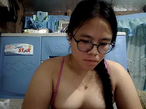 Snapshot of xxdreamgirl69 chatting on June 21, 10:21 am xxdreamgirl69 online show from June 21, 10:21 am