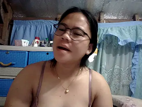 Snapshot of xxdreamgirl69 chatting on June 13, 11:56 pm xxdreamgirl69 online show from June 13, 11:56 pm