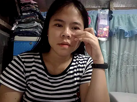 xxdreamgirl69 online show from May 14, 4:42 am