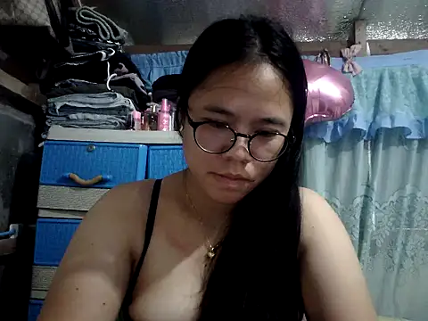 xxdreamgirl69 online show from May 27, 1:57 am
