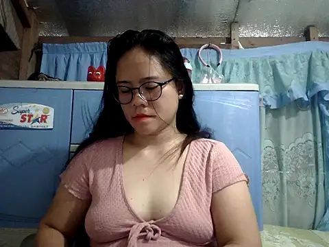 Snapshot of xxdreamgirl69 chatting on July 18, 3:04 am xxdreamgirl69 online show from July 18, 3:04 am