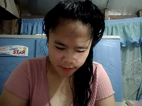 Snapshot of xxdreamgirl69 chatting on June 30, 10:32 pm xxdreamgirl69 online show from June 30, 10:32 pm