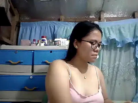 Snapshot of xxdreamgirl69 chatting on June 16, 10:21 pm xxdreamgirl69 online show from June 16, 10:21 pm
