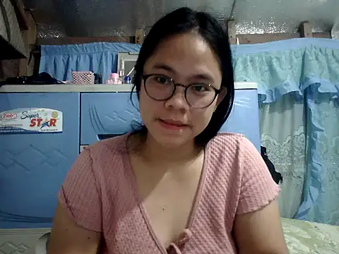 Snapshot of xxdreamgirl69 chatting on June 19, 11:09 pm xxdreamgirl69 online show from June 19, 11:09 pm