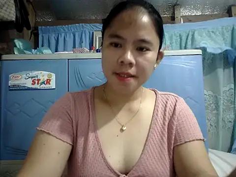 Snapshot of xxdreamgirl69 chatting on June 24, 11:24 pm xxdreamgirl69 online show from June 24, 11:24 pm