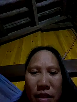 Snapshot of LeoPet2x chatting on December 2, 1:13 pm LeoPet2x online show from December 2, 1:13 pm