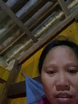 Snapshot of LeoPet2x chatting on December 2, 1:06 am LeoPet2x online show from December 2, 1:06 am