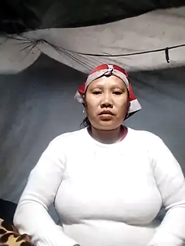 Snapshot of LeoPet2x chatting on December 22, 11:38 pm LeoPet2x online show from December 22, 11:38 pm