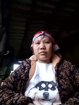 Snapshot of LeoPet2x chatting on January 8, 10:32 am LeoPet2x online show from January 8, 10:32 am