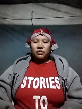 Snapshot of LeoPet2x chatting on December 18, 10:41 am LeoPet2x online show from December 18, 10:41 am