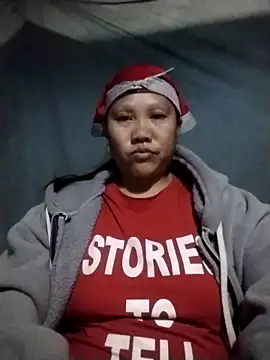 Snapshot of LeoPet2x chatting on December 18, 10:46 pm LeoPet2x online show from December 18, 10:46 pm