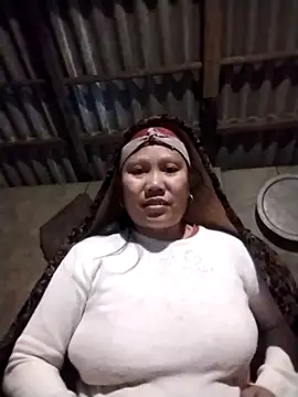 Snapshot of LeoPet2x chatting on January 13, 4:00 pm LeoPet2x online show from January 13, 4:00 pm