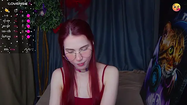 Emily Kente online show from December 22, 1:06 am