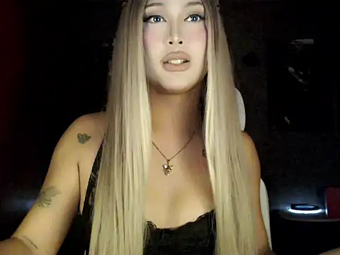 Snapshot of urfuckingdoll69 chatting on June 10, 9:21 am urfuckingdoll69 online show from June 10, 9:21 am