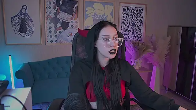 VivianMalone online show from December 3, 3:11 pm