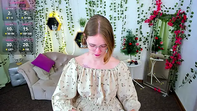 Snapshot of Mia_Mooore chatting on December 14, 1:39 pm Mia Mooore online show from December 14, 1:39 pm