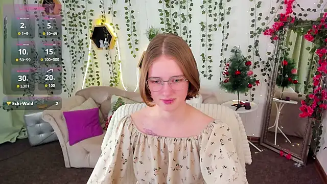 Snapshot of Mia_Mooore chatting on December 18, 1:59 pm Mia Mooore online show from December 18, 1:59 pm