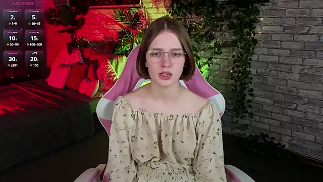 Snapshot of Mia_Mooore chatting on January 13, 1:26 pm Mia Mooore online show from January 13, 1:26 pm