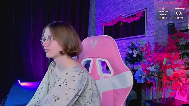 Snapshot of Mia_Mooore chatting on December 21, 1:46 pm Mia Mooore online show from December 21, 1:46 pm