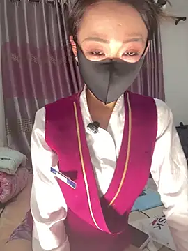 Snapshot of youyou-baby999 chatting on February 15, 12:11 am youyou-baby999 online show from February 15, 12:11 am