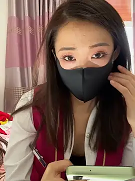 Snapshot of youyou-baby999 chatting on February 12, 3:17 am youyou-baby999 online show from February 12, 3:17 am