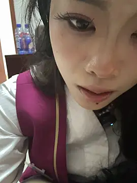 Snapshot of youyou-baby999 chatting on February 22, 5:10 am youyou-baby999 online show from February 22, 5:10 am