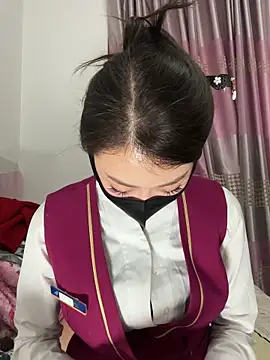 Snapshot of youyou-baby999 chatting on February 13, 3:39 am youyou-baby999 online show from February 13, 3:39 am