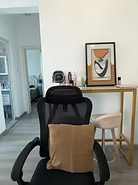 Snapshot of youyou-baby999 chatting on February 26, 5:18 am youyou-baby999 online show from February 26, 5:18 am