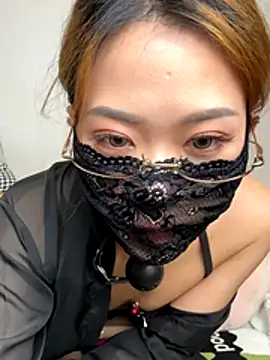 Snapshot of youyou-baby999 chatting on January 9, 7:15 am youyou-baby999 online show from January 9, 7:15 am