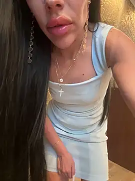 Snapshot of Sweet_little_gir chatting on June 16, 4:29 pm Sweet little gir online show from June 16, 4:29 pm