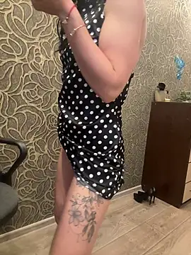 Snapshot of Sweet_little_gir chatting on May 13, 3:30 pm Sweet little gir online show from May 13, 3:30 pm