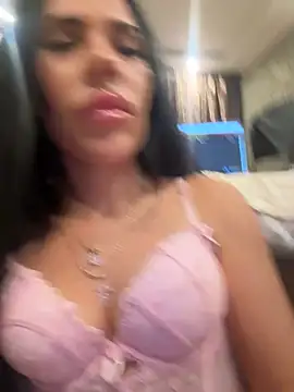 Snapshot of Sweet_little_gir chatting on July 2, 4:02 pm Sweet little gir online show from July 2, 4:02 pm