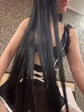 Snapshot of Sweet_little_gir chatting on April 18, 7:07 pm Sweet little gir online show from April 18, 7:07 pm